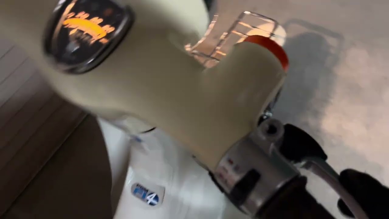 HONDA リトルカブ FI セル始動 AA01 ベージュ