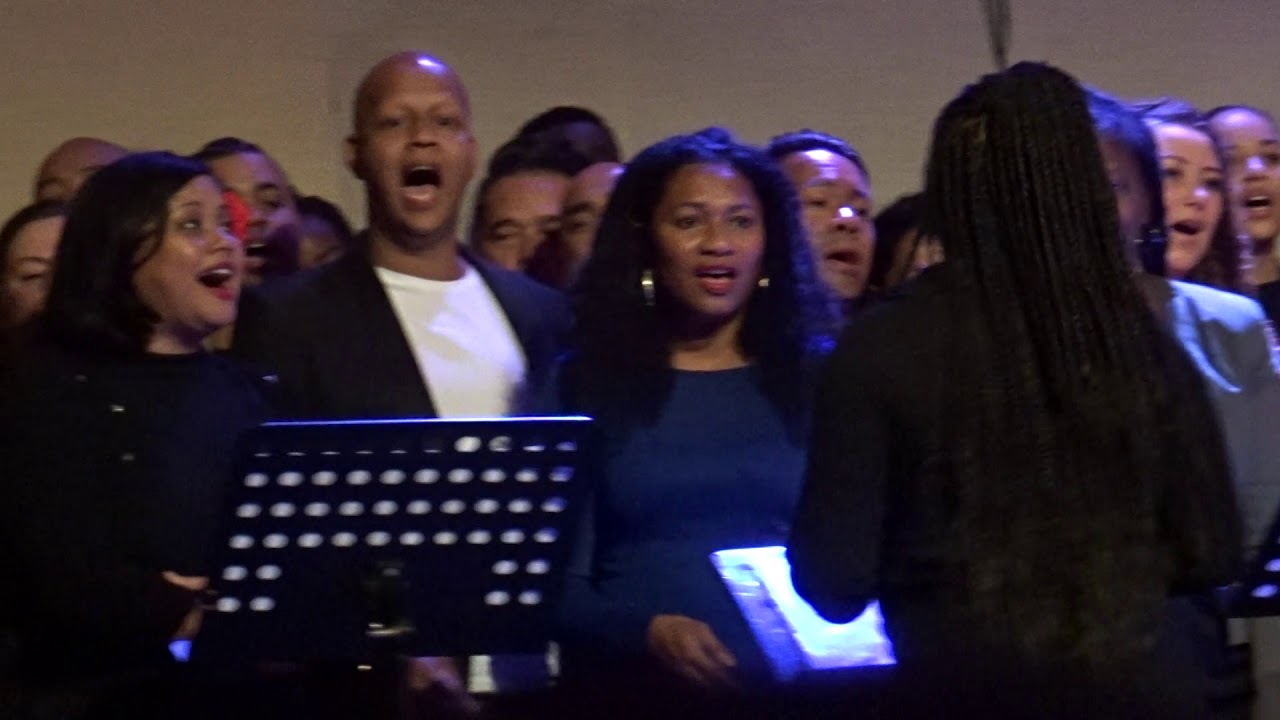 4 Groot Gospelkoor 11 10 2019 Uitvaartdienst Constantinus Tarif Heljanan Levend Evangelie Gemeente,