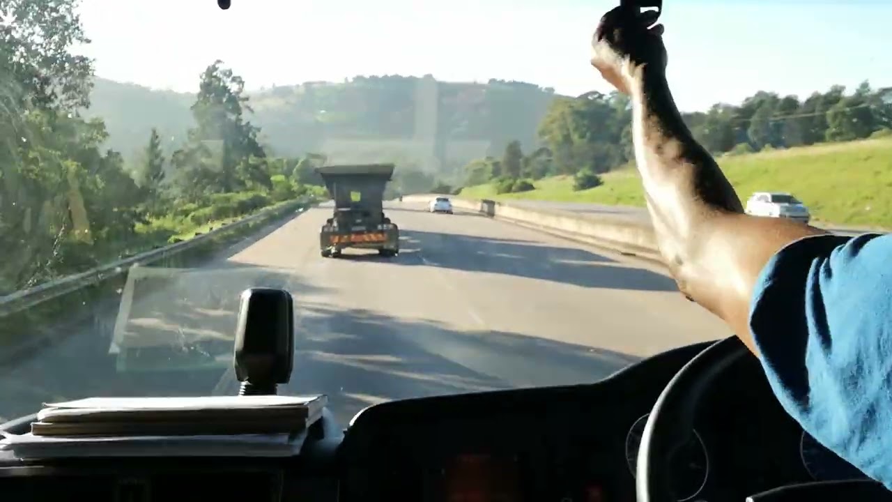 How to use retarder when the road is wet. Watch, learn, memories & focus 🚛🇿🇦WLMF