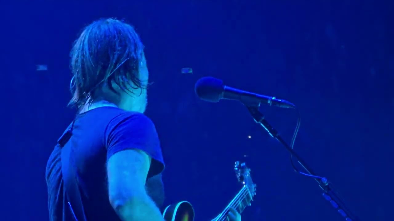 talk show host - radiohead bologna 2025