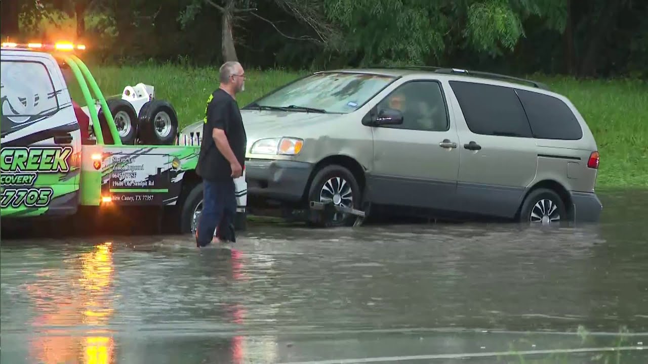 Water rescue in Kingwood as rain, flood waters continue