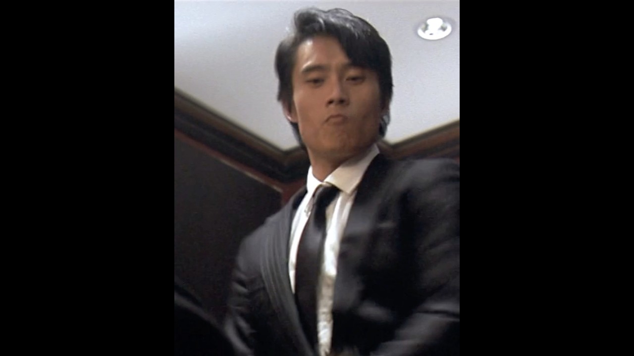 Best Office Fight Scene Ever? | A Bittersweet Life (2005)
