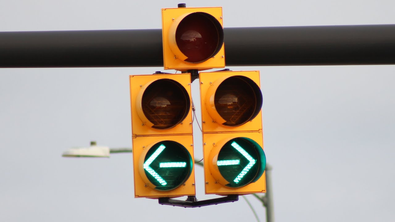 Eagle Durasig Doghouse Traffic Signal with Left AND Right Turn Arrows! - St. Joseph, Michigan
