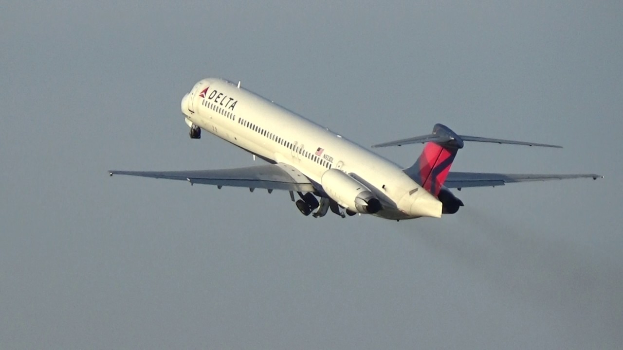 Delta MD-88, Beautiful Takeoff (MHT)
