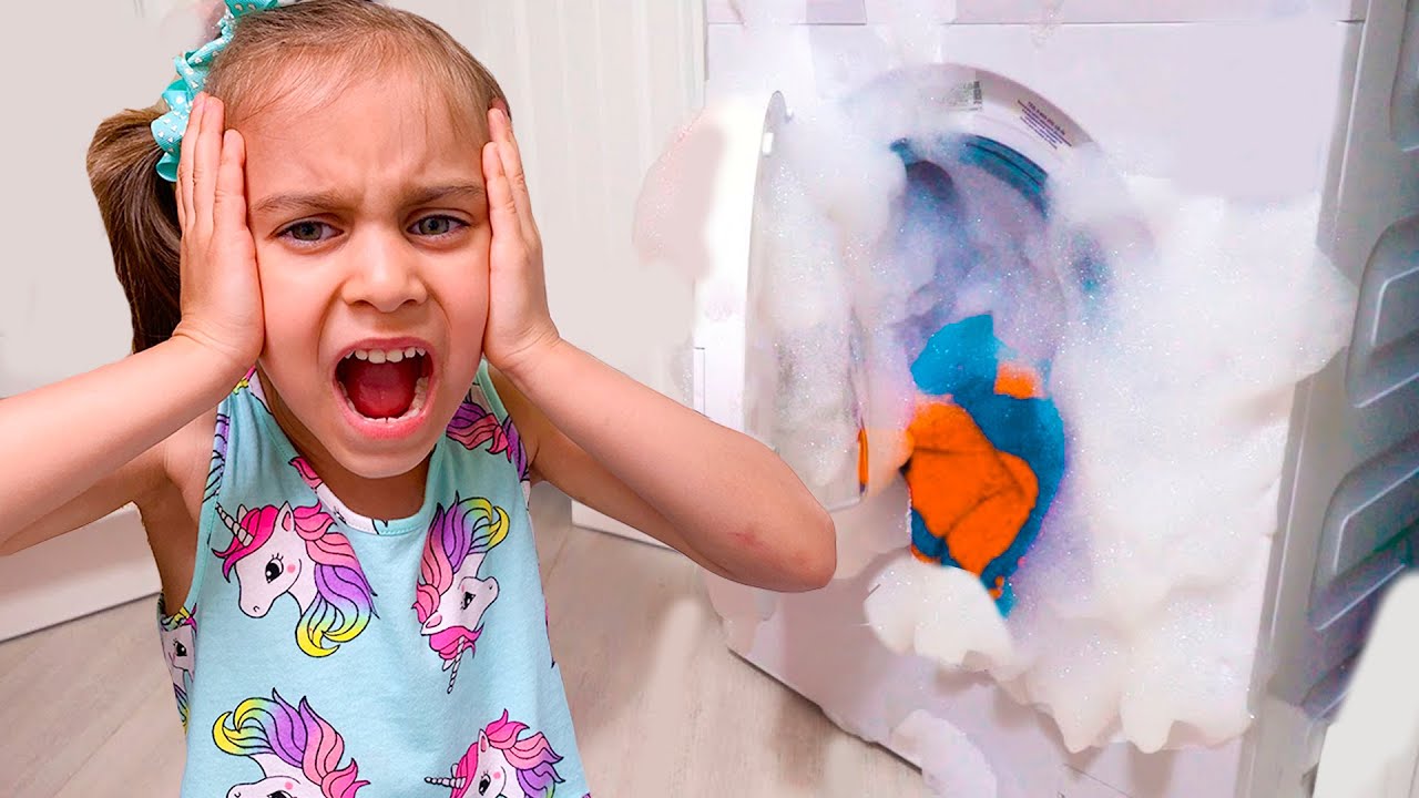 Аделина шумит и мешает папе спать | Правила поведения для детей