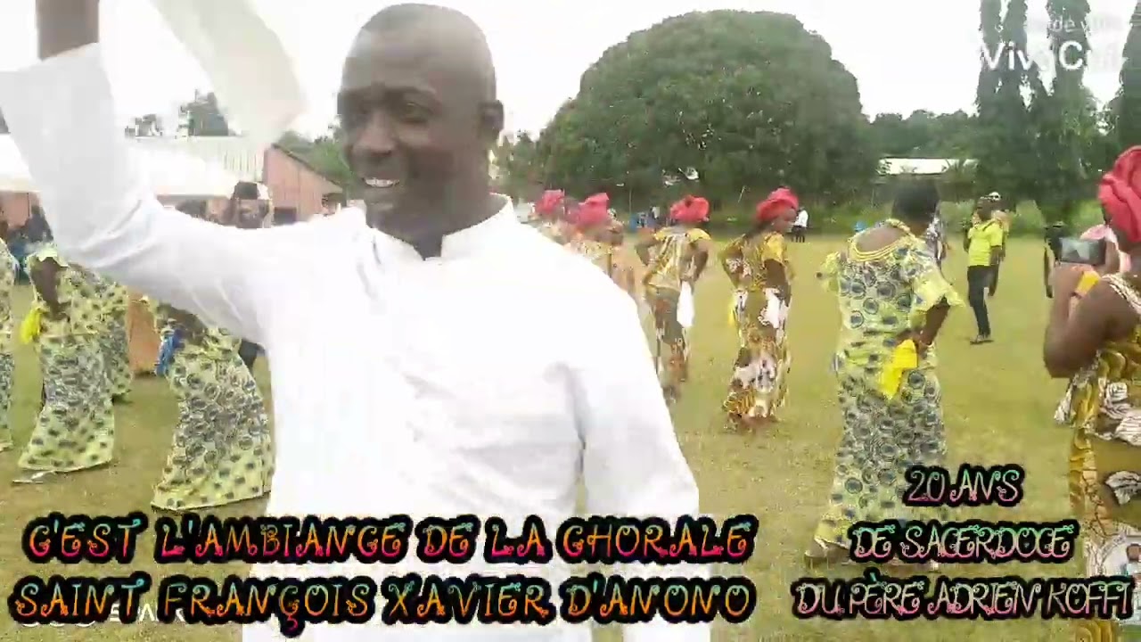 L'ANNIVERSAIRE DU PÈRE ADRIEN KOFFI DE LA PAROISSE SAINT PIERRE CLAVER DE BONOUA 20 ANS DE SACERDOCE