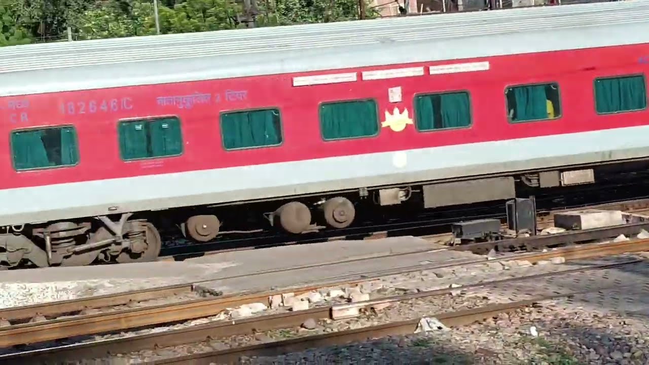  Push-pull Train of Indian railways 22222 CR Rajdhani departing Hazrat Nizamuddin #crrajdhani #rail 