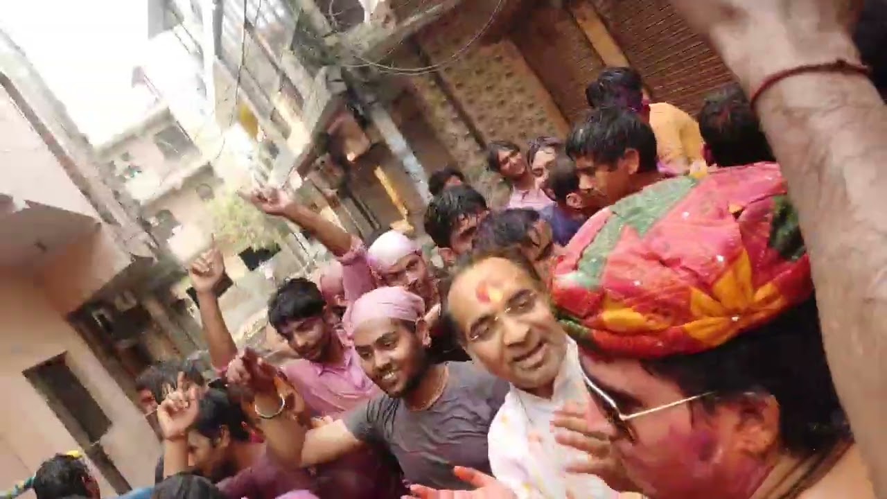 Holi celebration of nardiya Nikunj pariwar Radha Madhav Mandir Ghaziabad Shri Naresh bhaiya ji