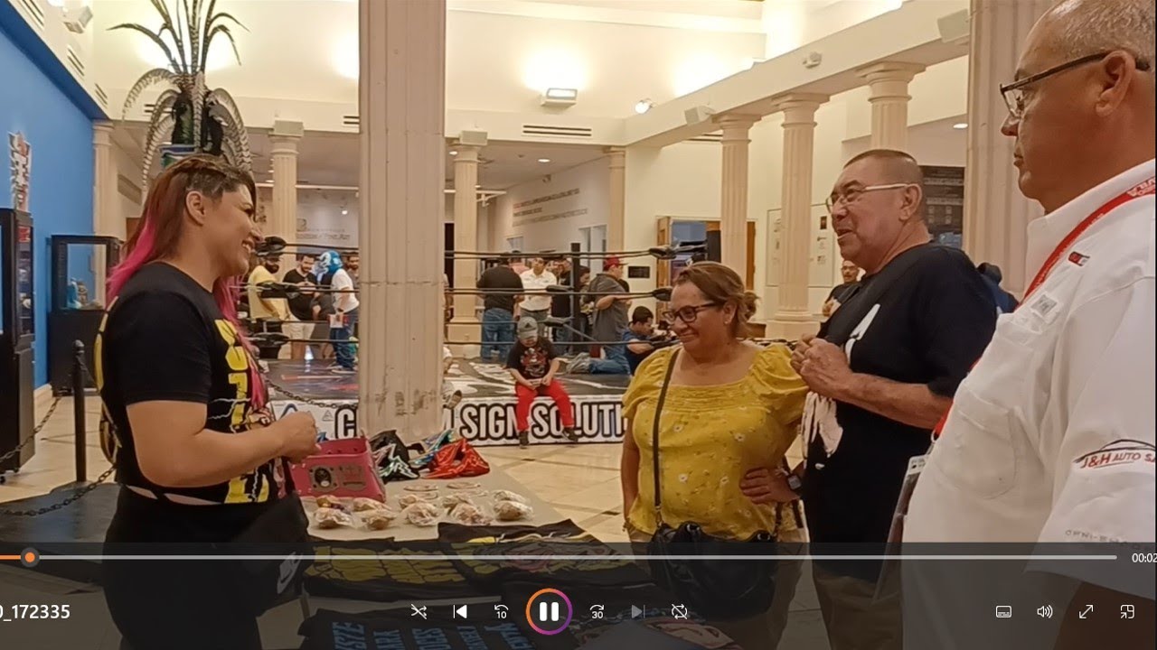 Meet & Greet de 3Bat Productions y Lucha Libre AAA en el Brownsville Museum of Fine Art.