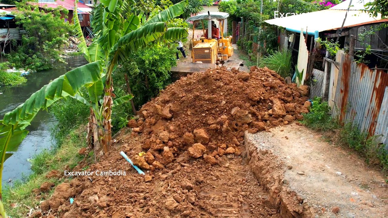 Best Action Skills Bulldozer KOMATSU Working Pushing Dirt Repair Riverside And Truck Dumping Dirt