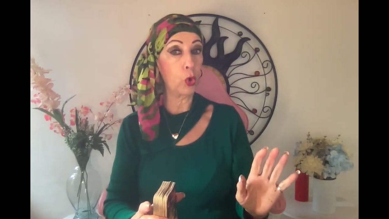 CAPRICORNIO:🔮 SE REVUELVE SU MENTE PENSÁNDOTE Y SE APASIONA CON TU MAGIA// Y FUEGO ENCENDIDO