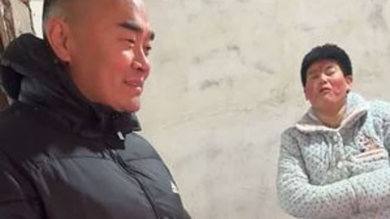 给残疾孤儿长生的媳妇铺床取暖#正能量网络平台 #这就是农村的生活