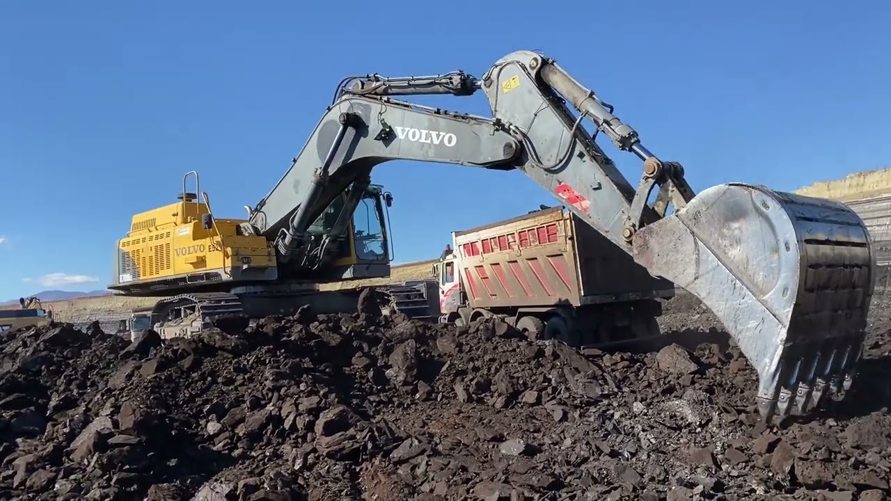 Volvo EC700B Excavator Loading Trucks - Interkat SA