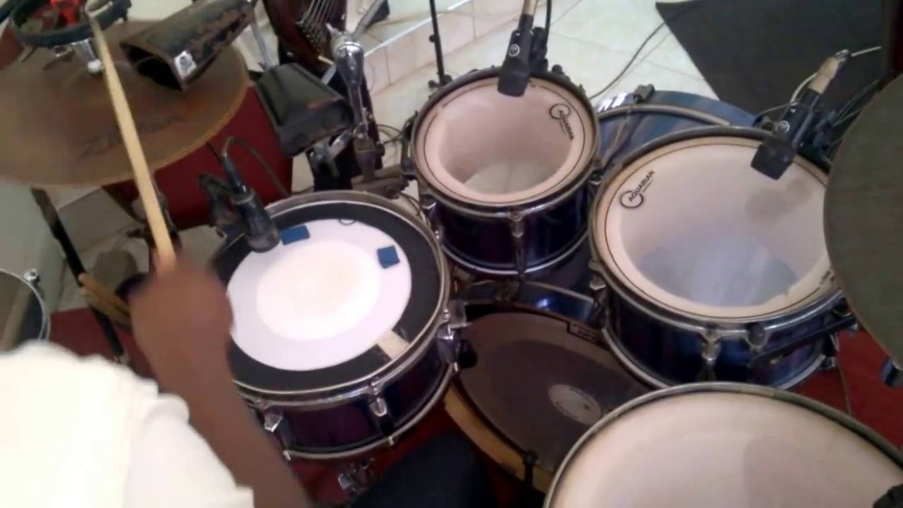 Ghana praise session; drummer's view