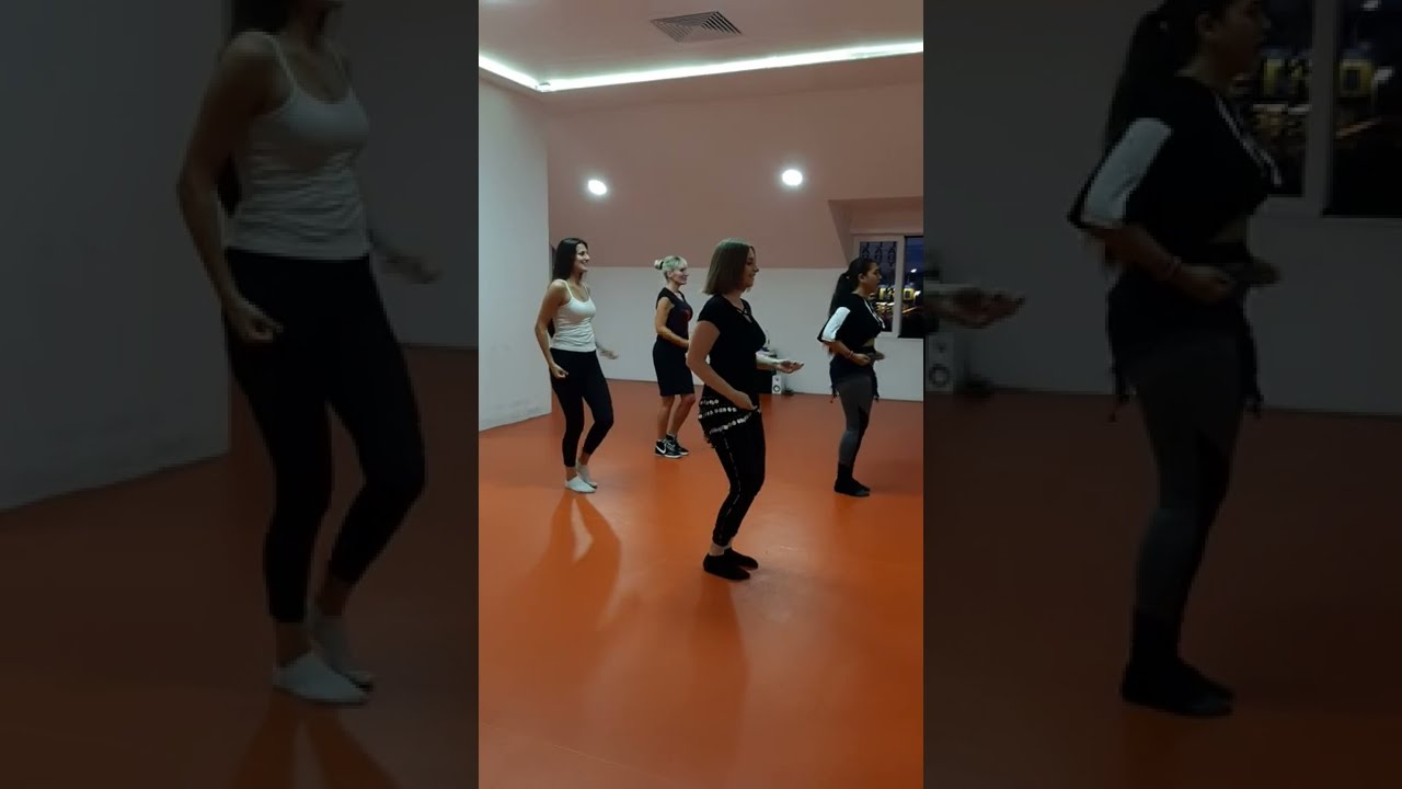 Skola orijentalnog (trbusnog) plesa Aruena Krnjaca - pocetna grupa