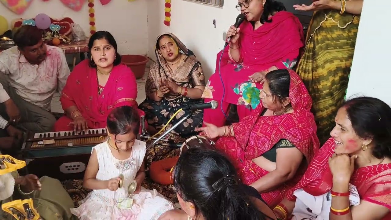 इस भजन से मन नहीं भर ता राधे 🙏🏻तेरे चरणों की पग धूल जो मिल जाए सच कहती ❤️👌हूं राधे तकदीर💐 बदल जाए