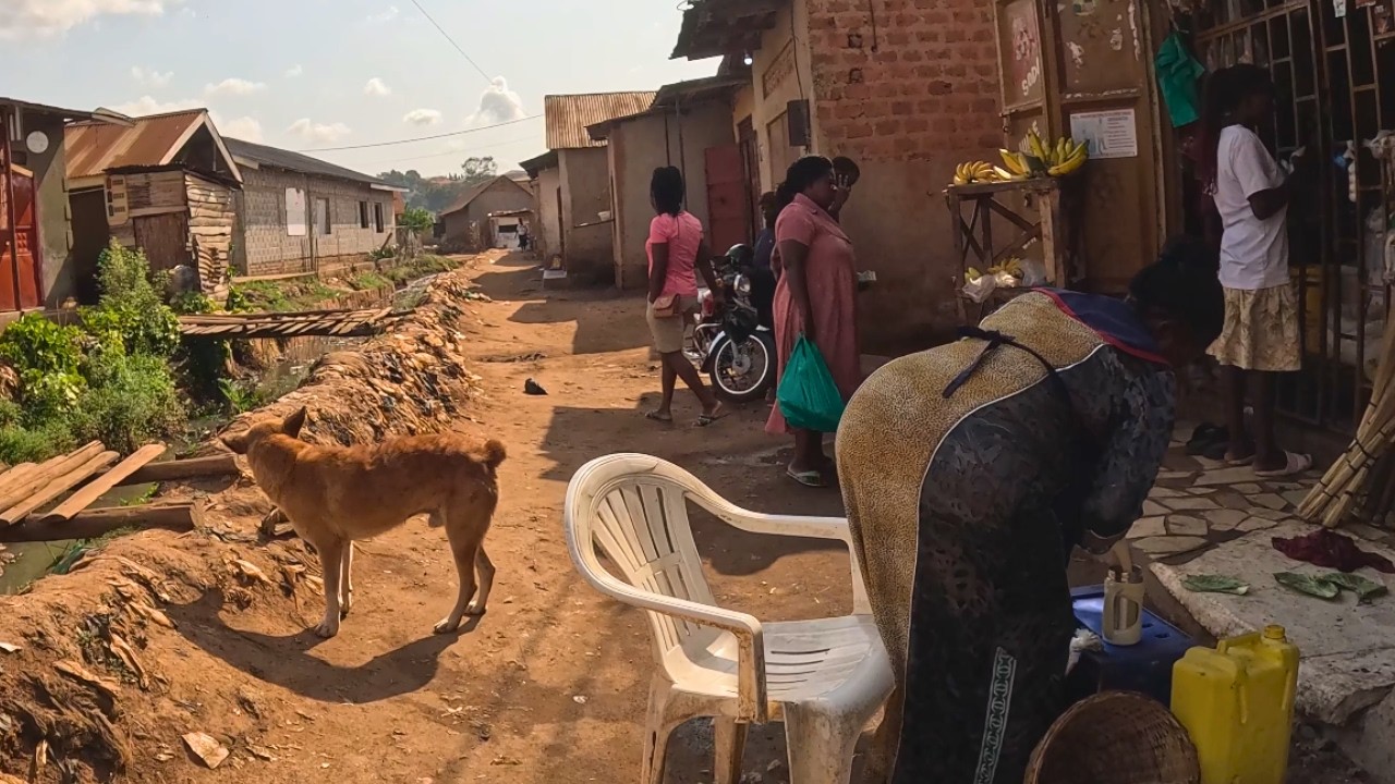 Inside an Urban Village Local Community in Africa🌍UGANDA🇺🇬
