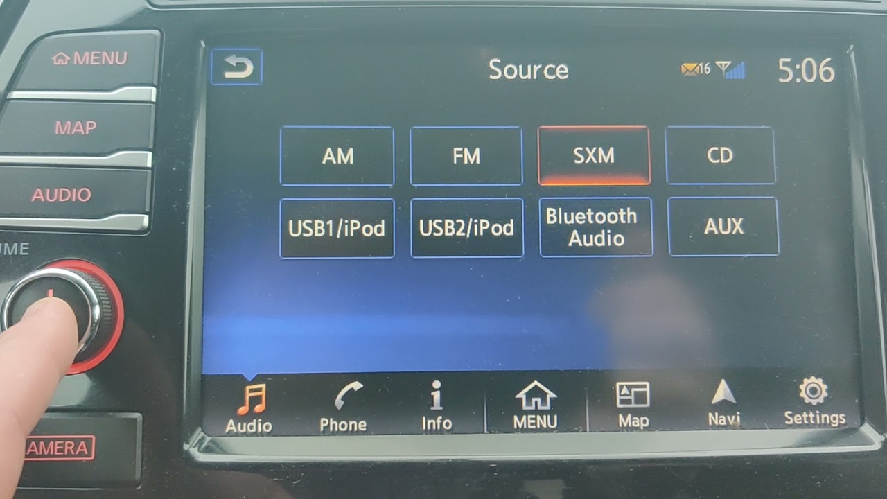 2017 Nisan Maxima Radio/Navigation unit freezes