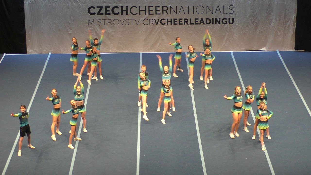 Team Cheer Junior Coed Advanced GLITTER STARS SLAVKOV Glitter Stars Silver Dream at CZCN 2019