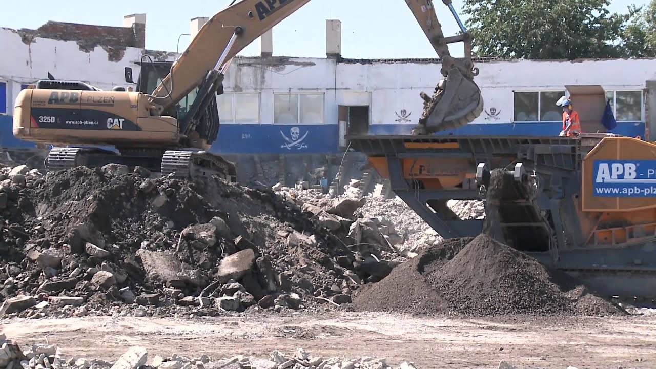 APB Plzeň - demolice zimního stadionu Chomutov