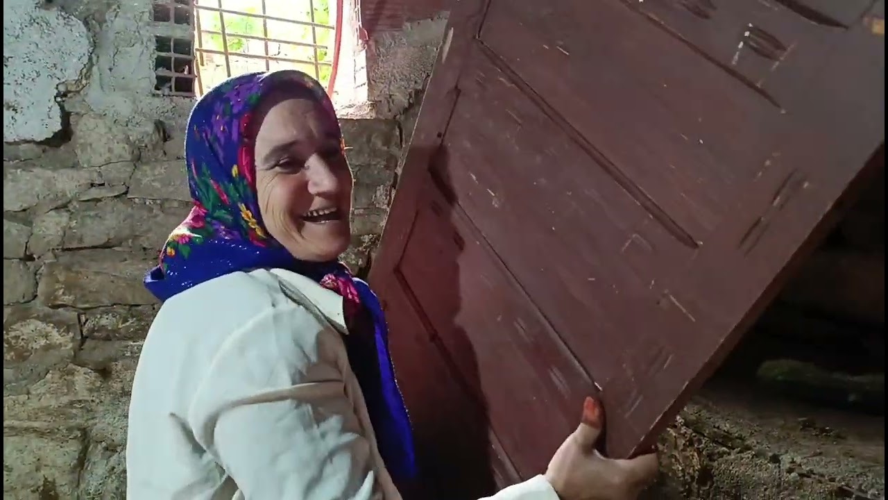 كواليس تنظيف بيت المعزات خطوة بخطوة حتى صارت قابلة للسكن 😊💪👏