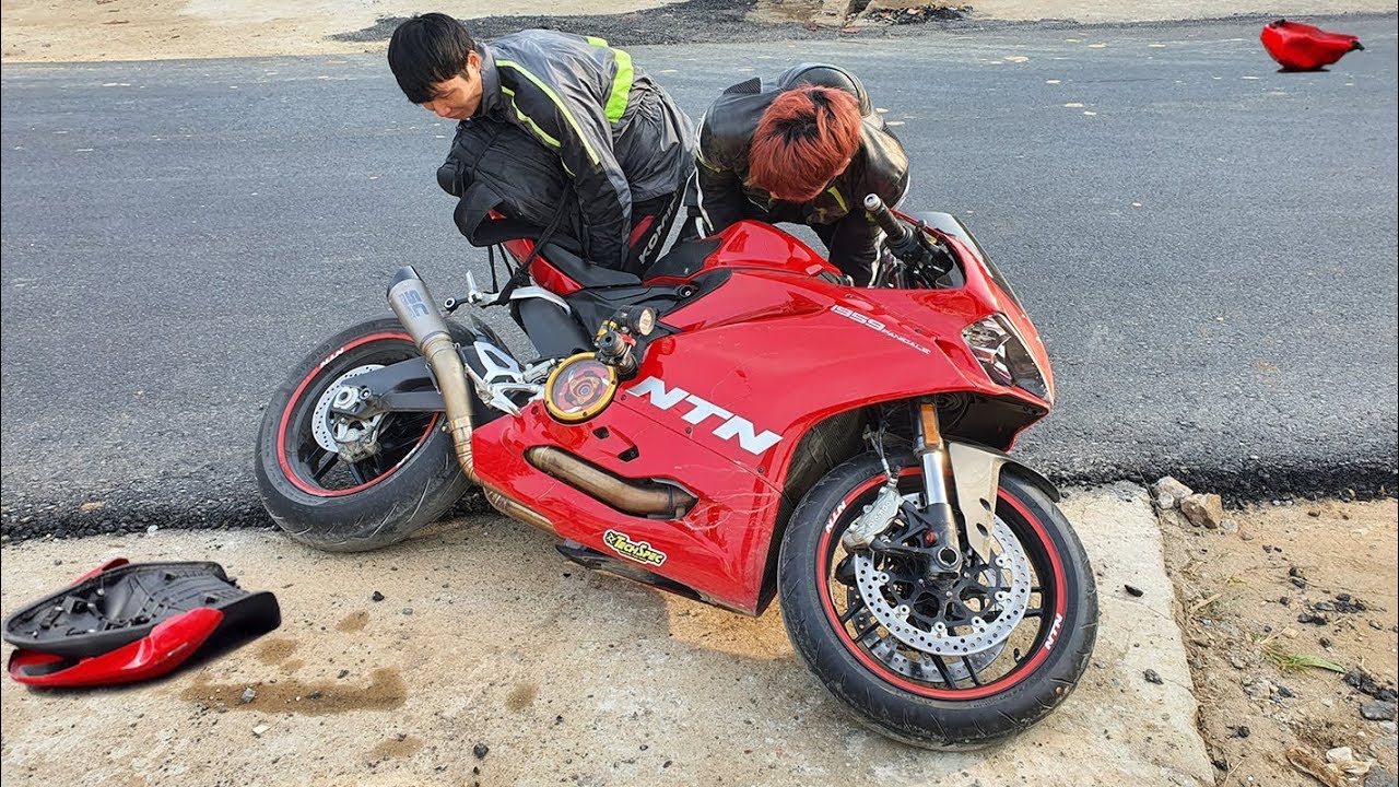 NTN - Bị Tai Nạn Moto (Ducati 959 accident at 300 km/H)