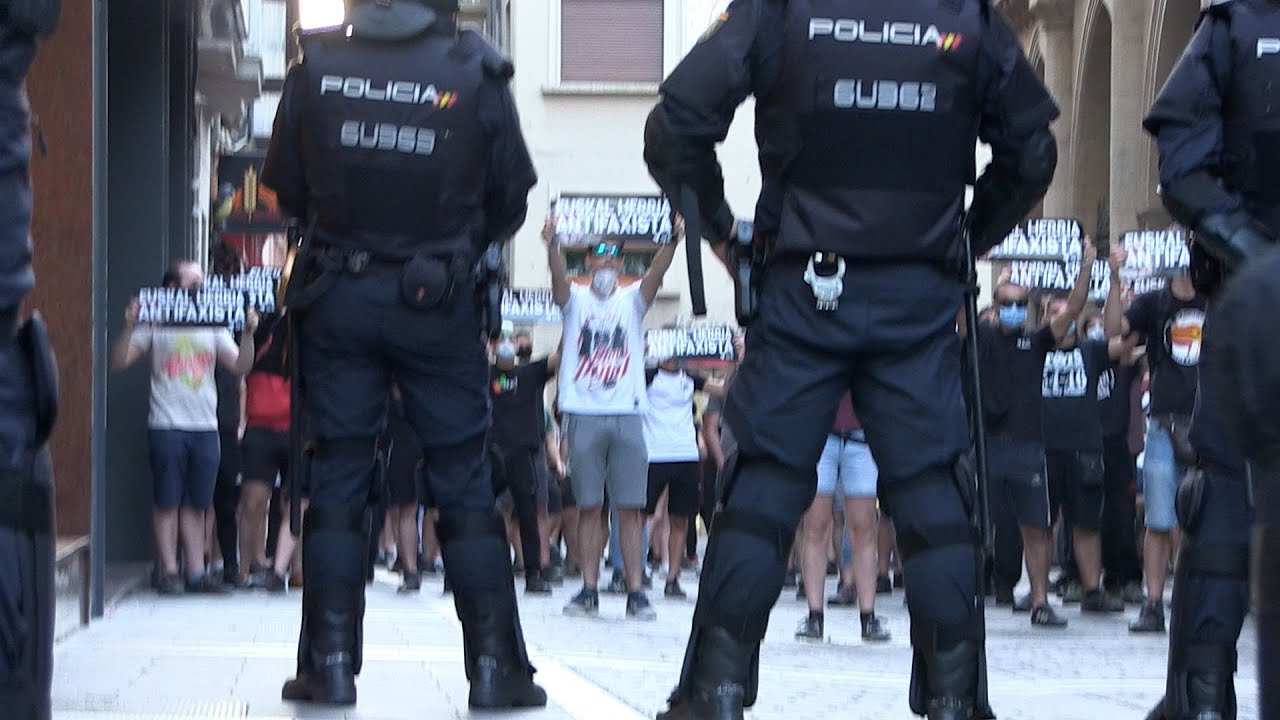 Mientras la ultraderecha se exhibe sin problemas, la policía impide una manifestación antifascista