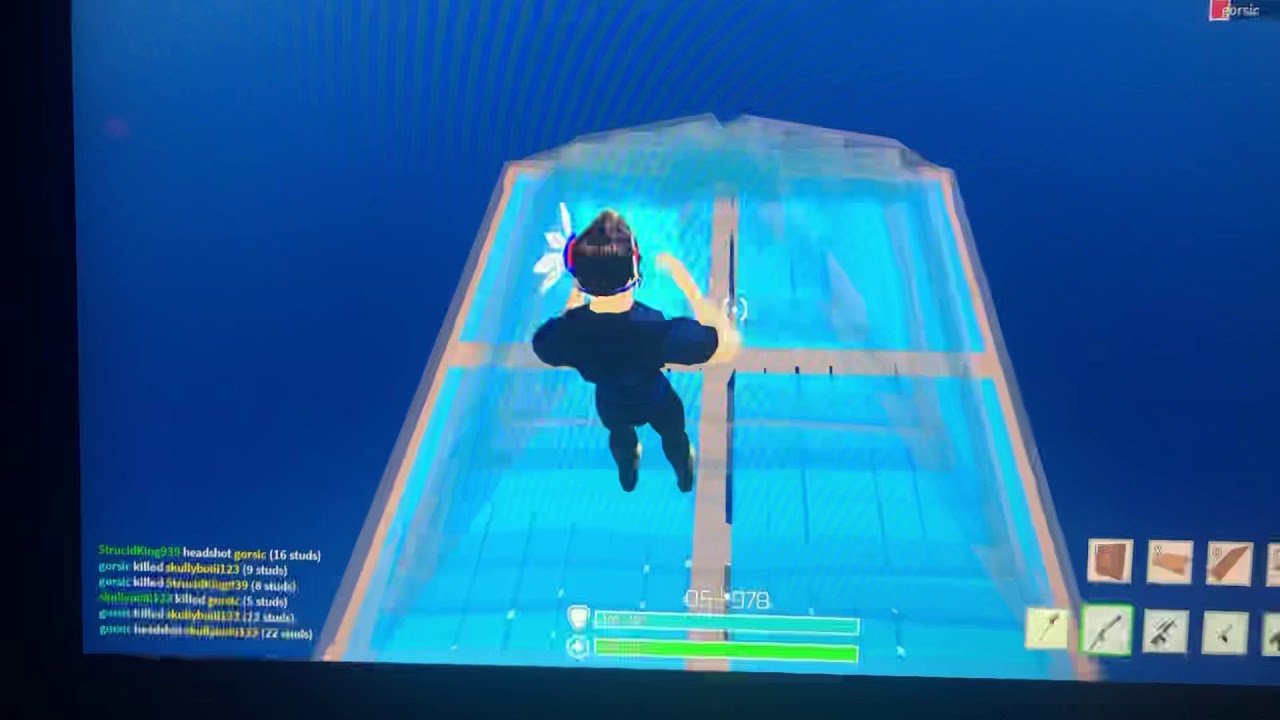 Strucid 1v1s 🔥 COMMENT LIKE AND SUB!