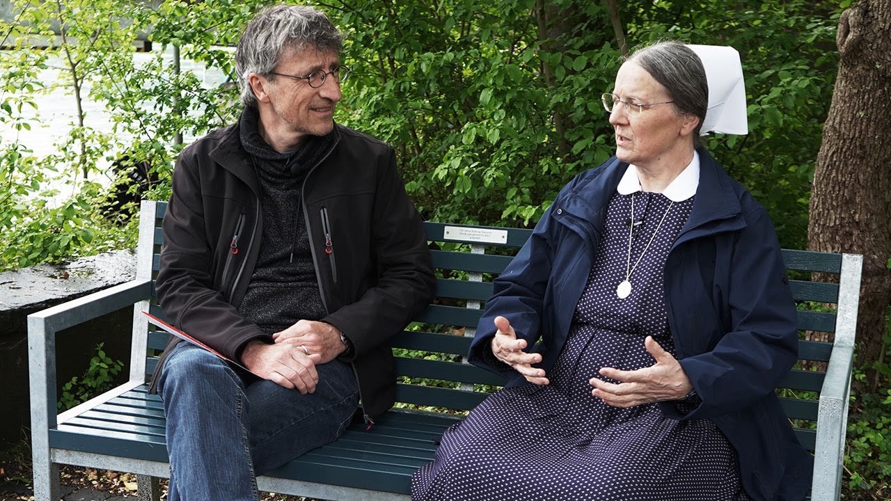 Bänkligespräch #4 im Marzili | Lorenz Paul mit Sr. Lydia Schranz | 175 Jahre Diaconis