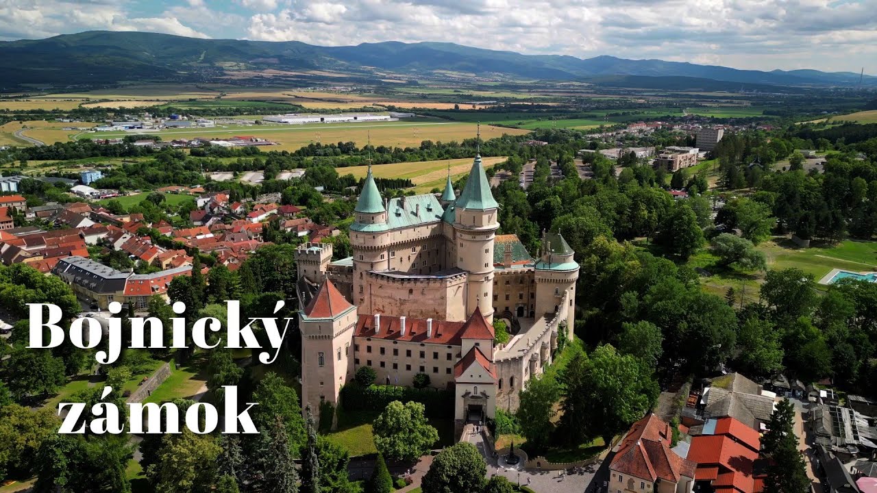 Bojnick&yacute; z&aacute;mok/Bojnice Castle/Slovakia/4K