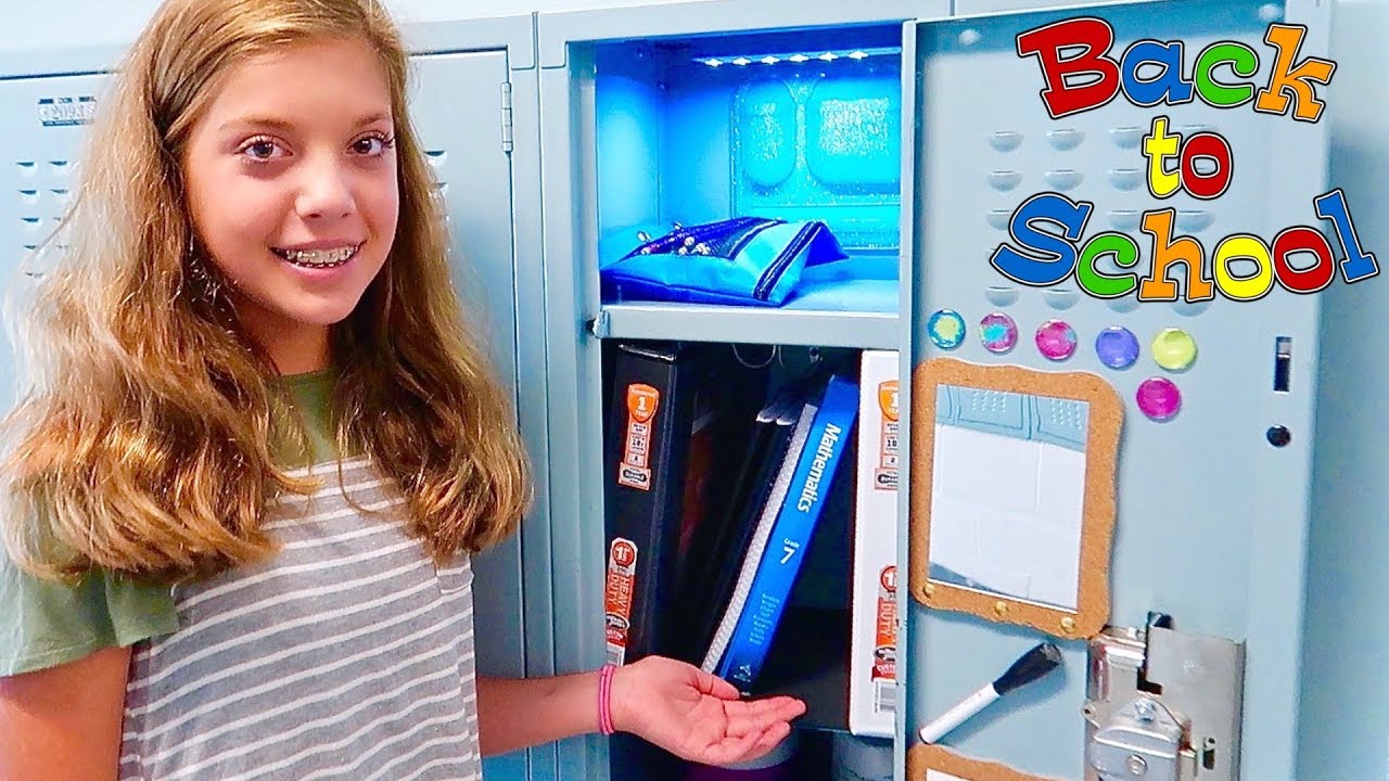 BACK TO SCHOOL LOCKER ORGANIZATION 📚 Cheering with High School Cheerleaders!