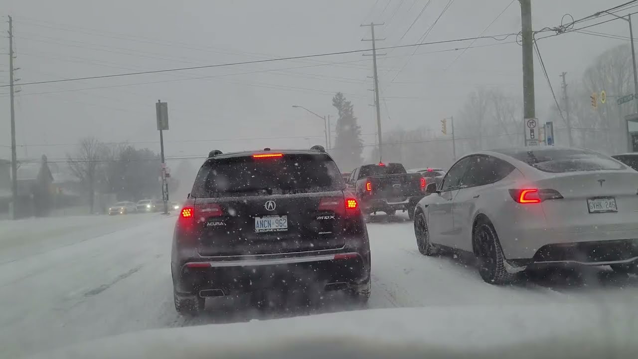 Heavy #snow  #snowstorm just before #chrishmas  #Toronto #ontario  #canada  4k