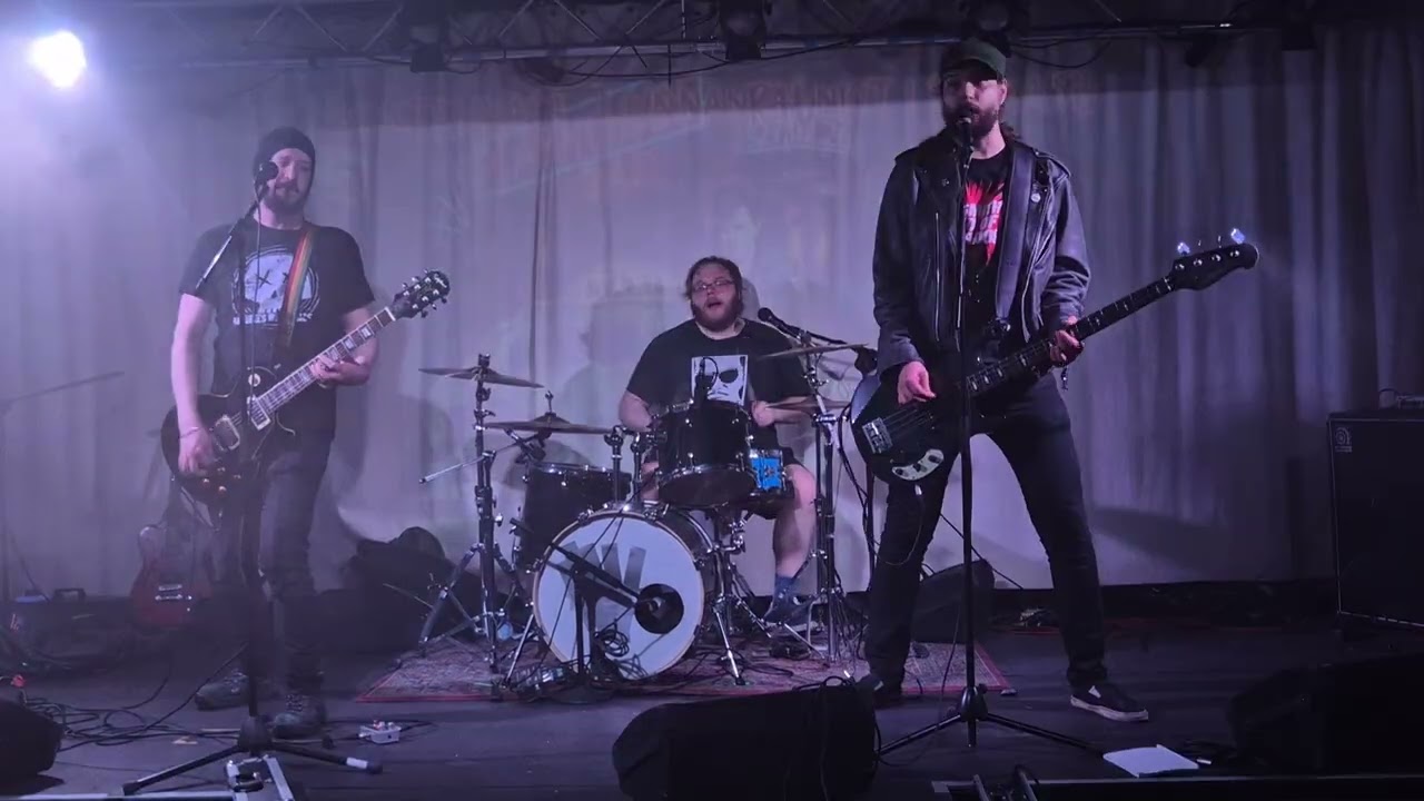 Ratkaisu - Kusipää. 27.02.26, Playhouse bar, Hki 