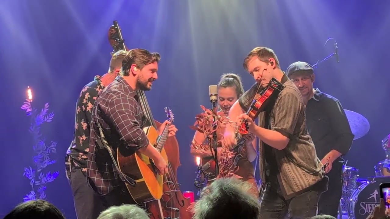 Sierra Hull - “Daybreak in Dixie”