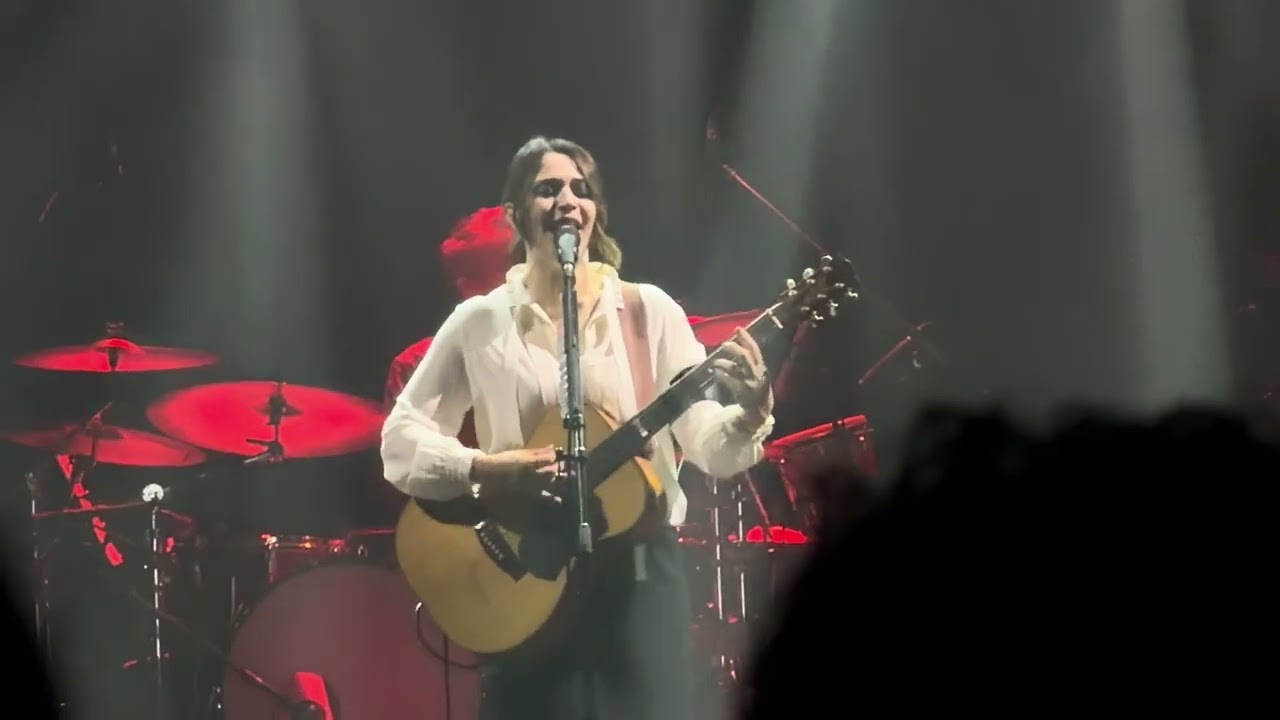 Carmen Consoli - Autunno dolciastro - Bari 6.12.25