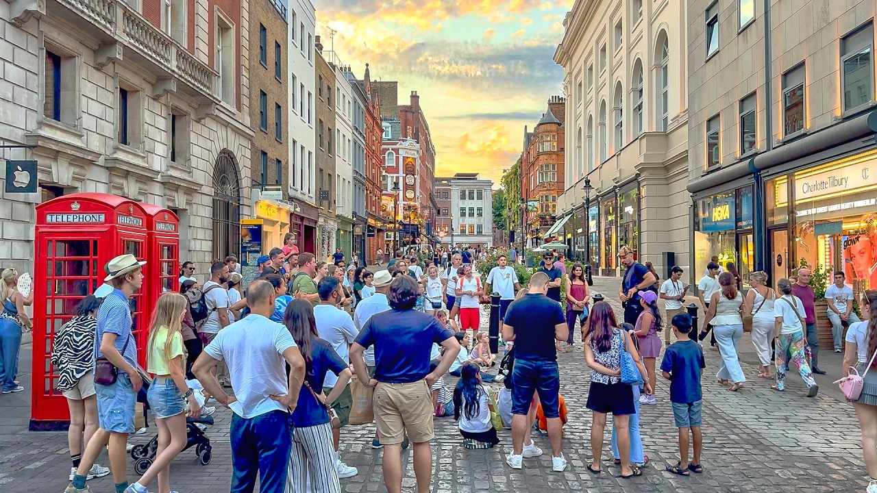London Walk 2026 | 32&deg;C Summer Evening Walk - West End Shops, Pubs & Restaurants | 4K HDR