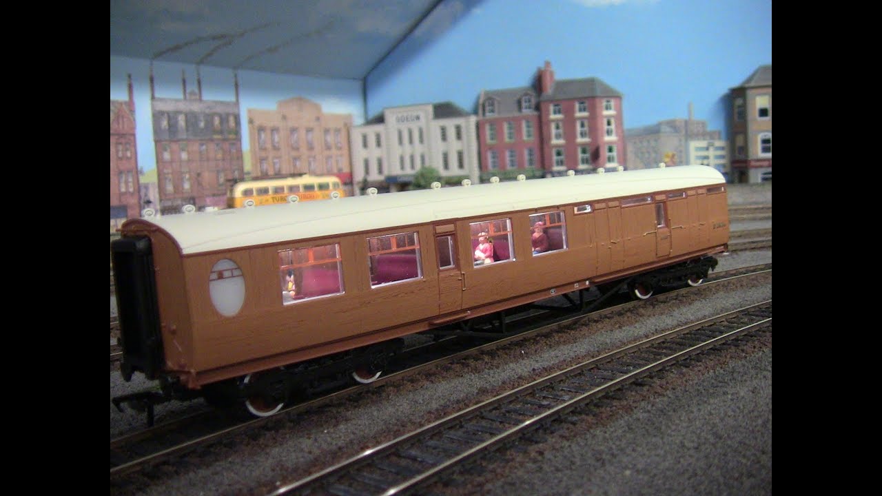 Fitting LEDs to the Thompson coaches......No 153