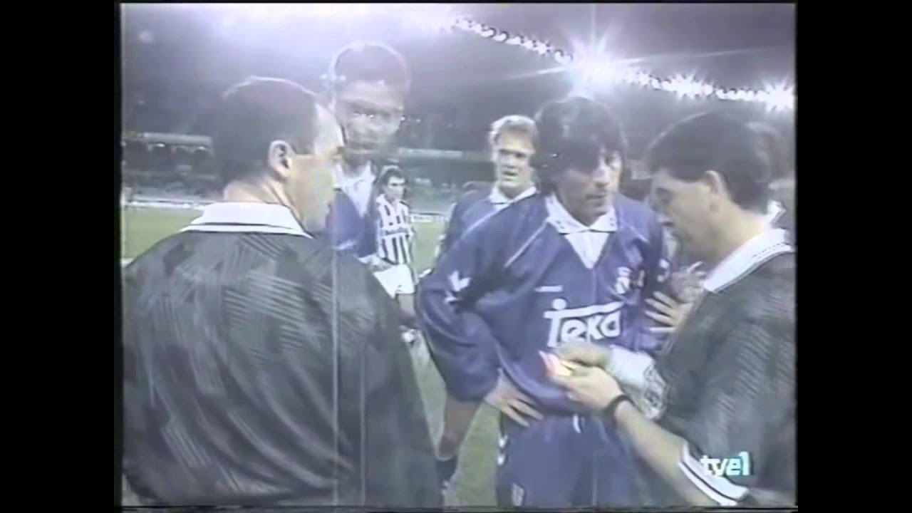 Fernando Hierro al &aacute;rbitro: 