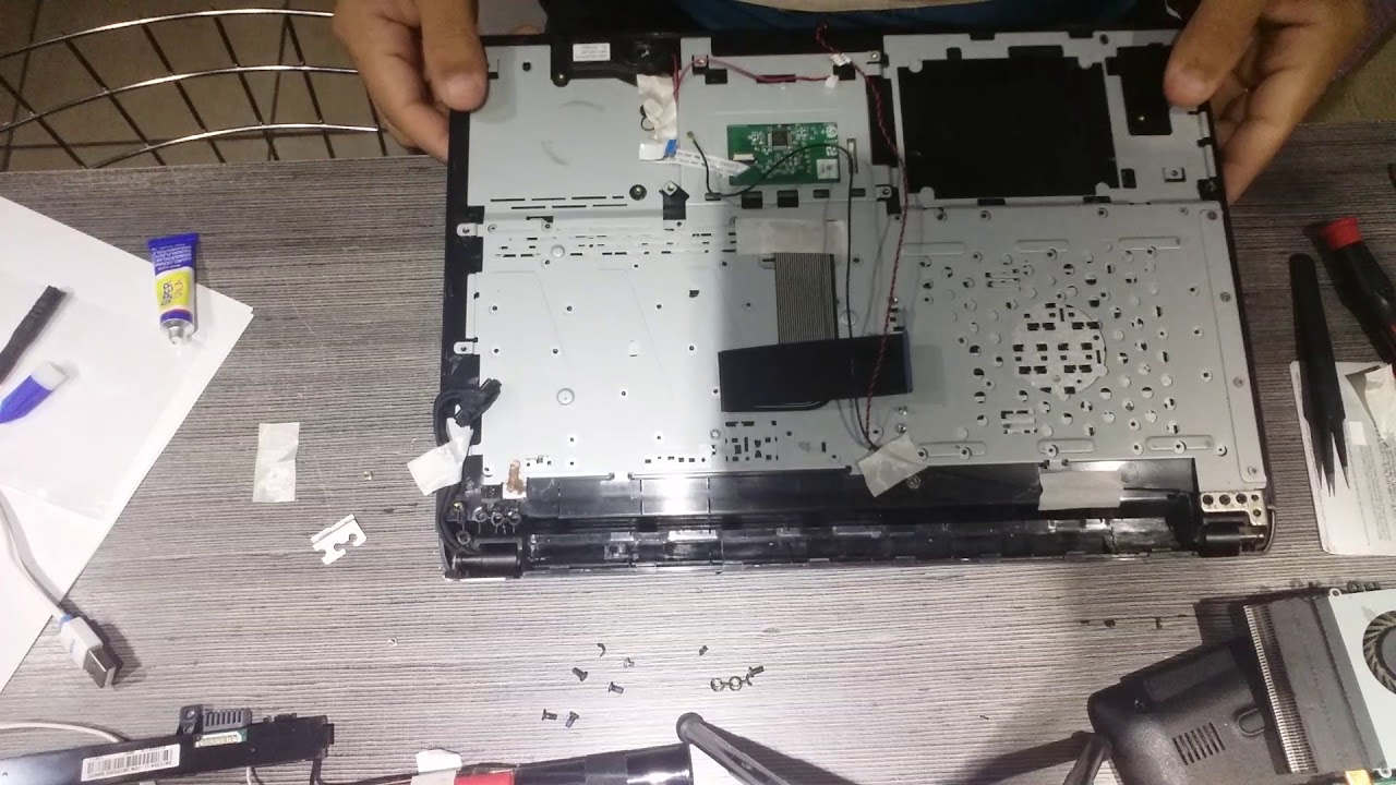 Conserto de dobradicas em notebook CCE U25 part 1
