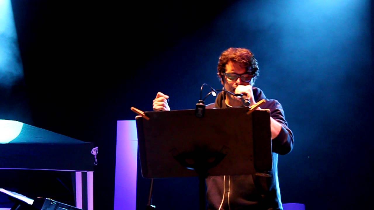 il pescatore di asterischi Samuele Bersani live Castel di Sangro'12 MOV