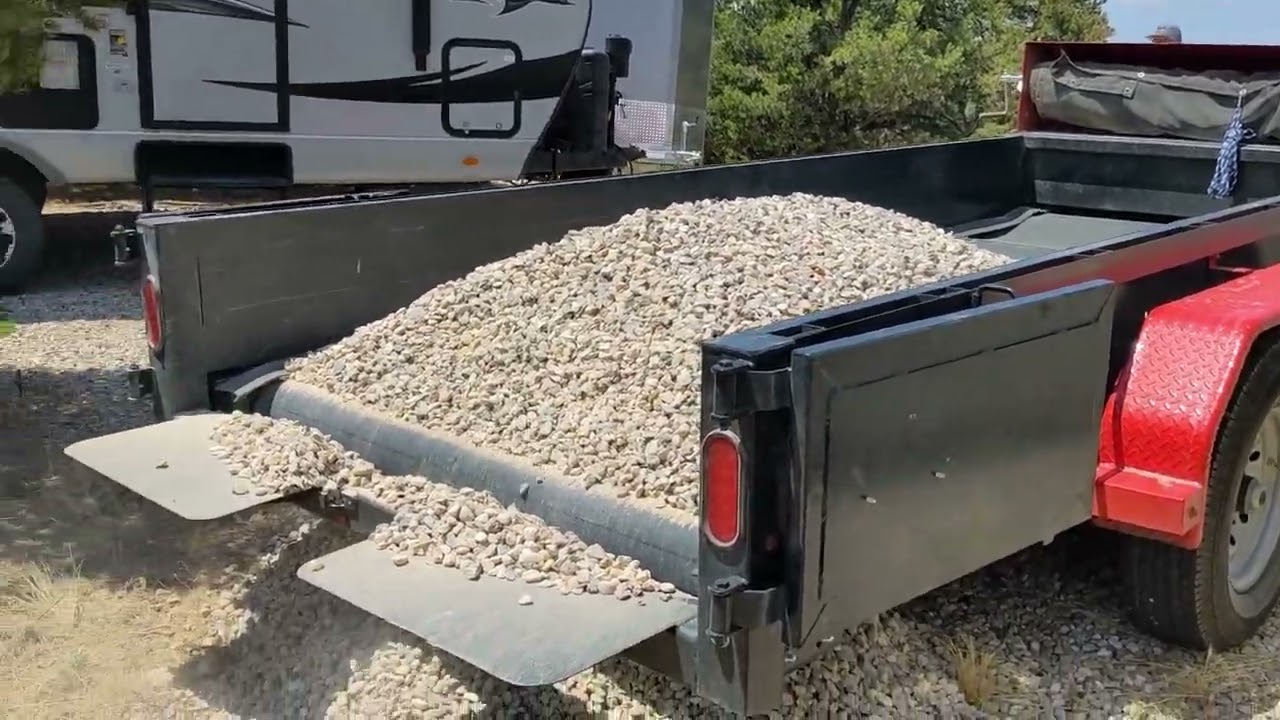 Gravel Hauling Trailer - Spread and Unload Gravel Easily