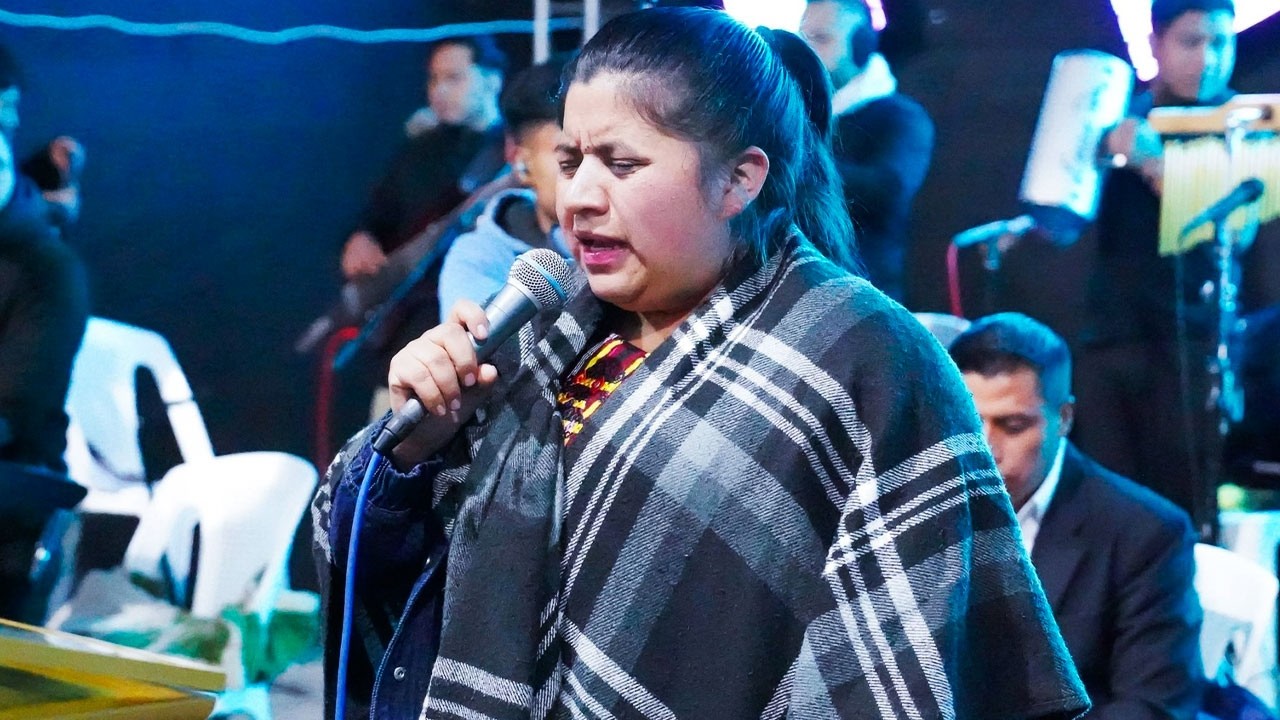 FERNANDA SABINA /// Coros de Avivamiento 🥺🥺🙏 SIÉNTANLO HERMANOS 🔴