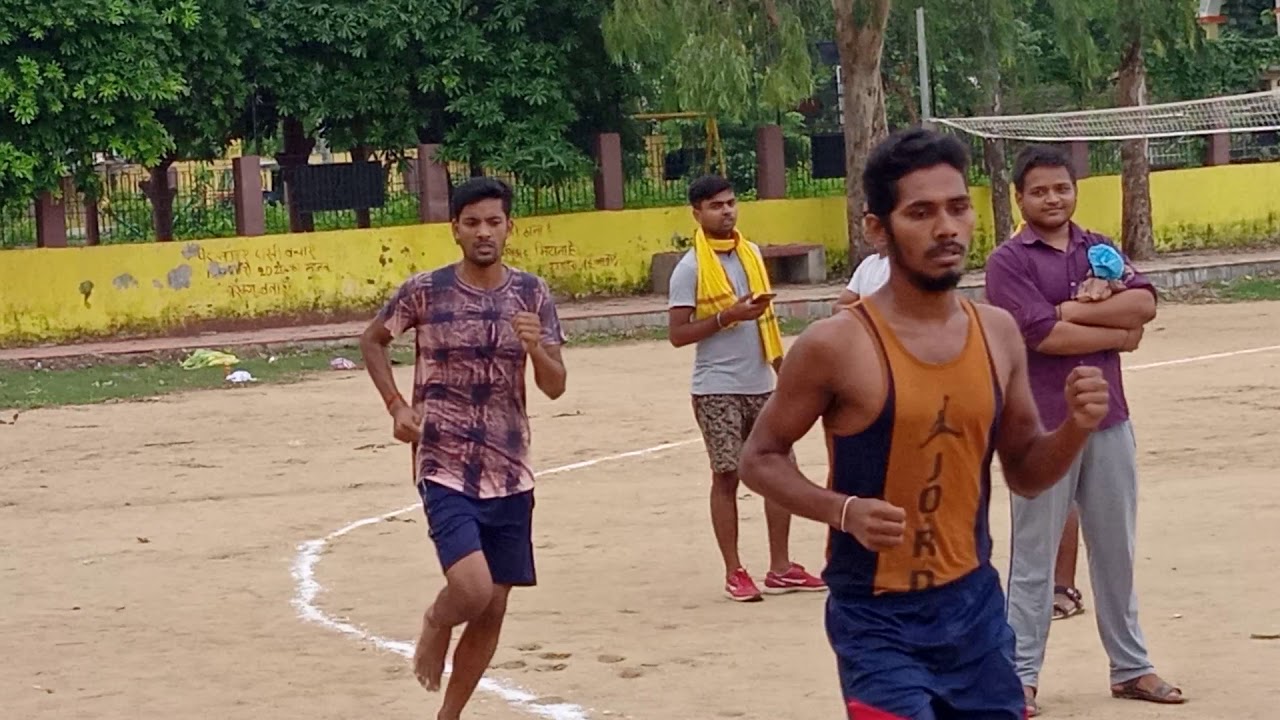 देखिये #Bihar police running 320 meter ground test in Gandhi Maidan Jehanabad #running