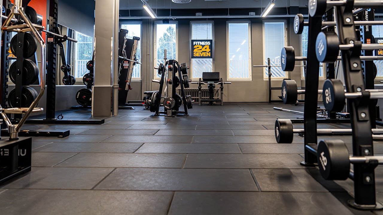 GYM TOUR – Tältä salimme näyttävät | Fitness24Seven