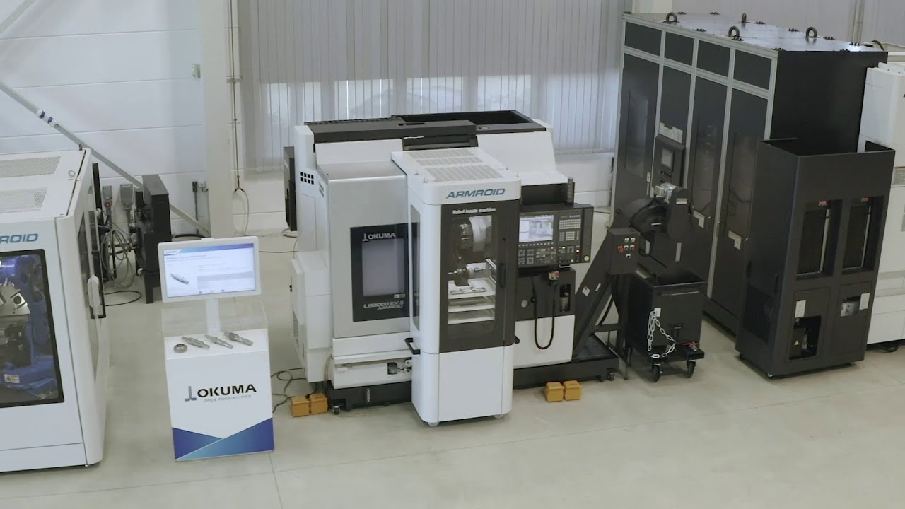 Okuma LB3000 s robotem Armroid