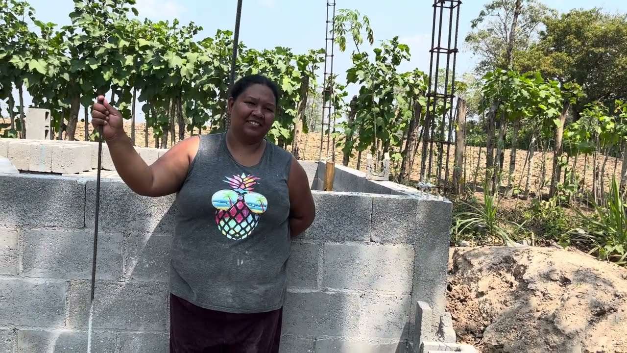 Doris muy feliz cuenta lo que quiere hacer