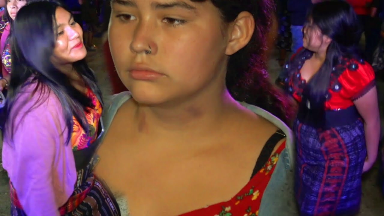 BELLEZA LAS MUJERES EN JOYABAJ BAILANDO CON LA AGRUPACIÓN XOYITA MÚSICAL LA DINASTIA ORTIZ