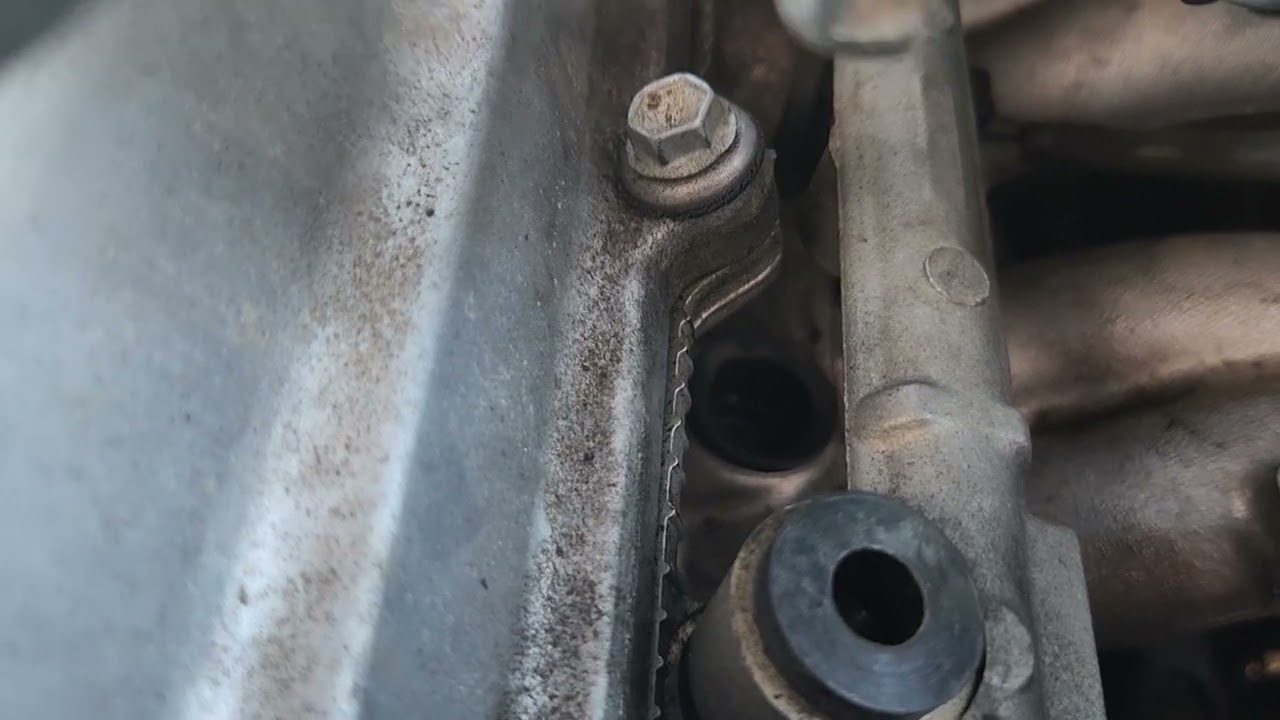98 Toyota Tacoma 2.4 Замена форсунок