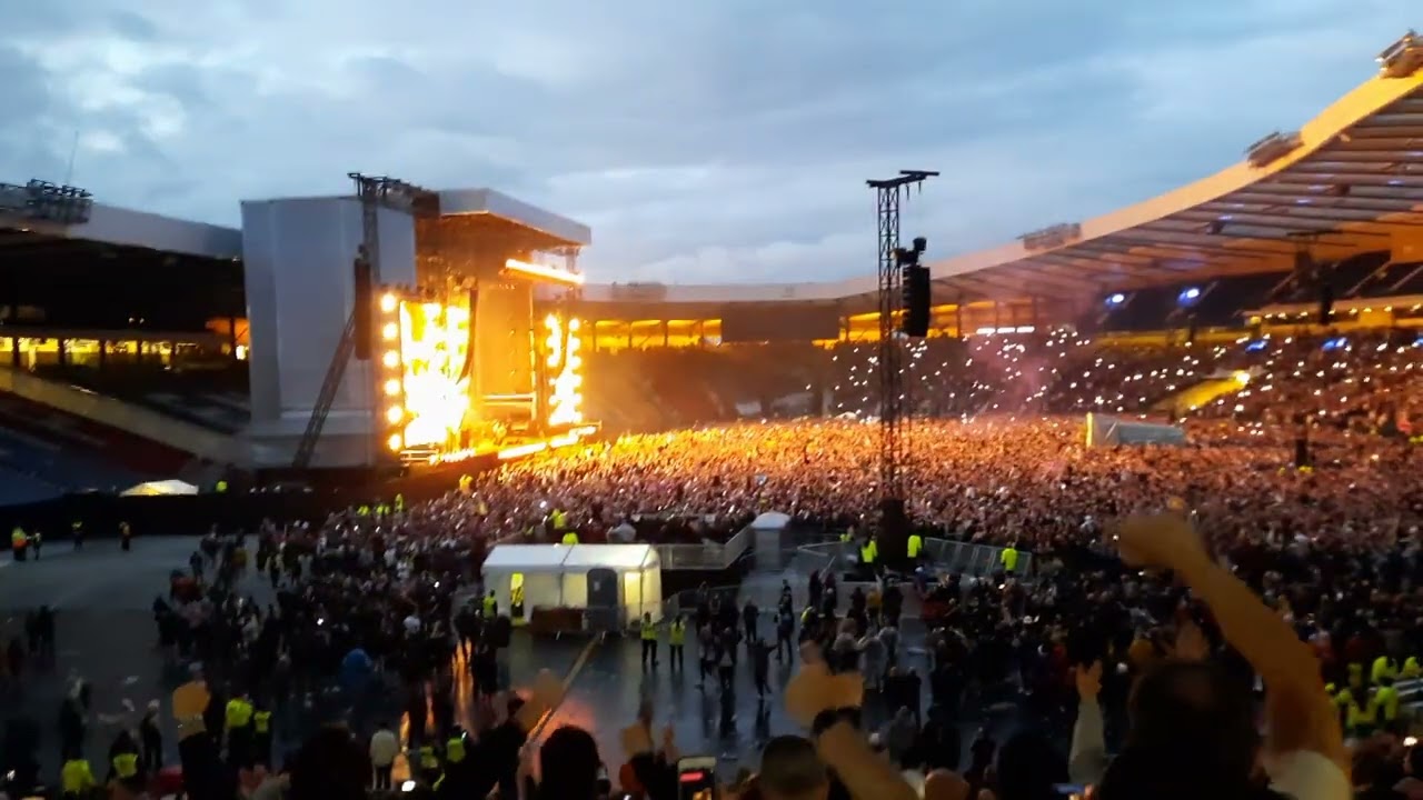 Liam Gallagher - Champagne Supernova (Hampden Park, 26 June 2022)