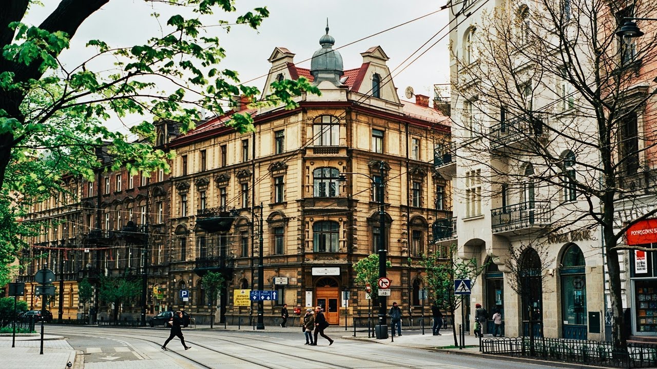 Qatar, Poland and the Middle East